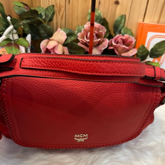 MCM Whipstitch Trim Leather Crossbody Bag with removable and adjustable strap. - Picture 9 of 13